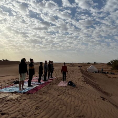 Quelles sont les différences entre voyage yoga et retraite de yoga ?