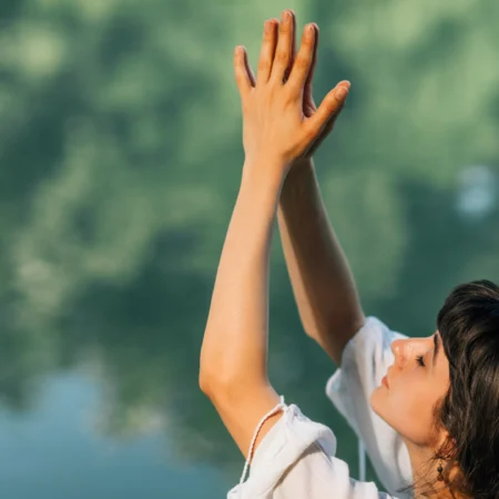 Stage ou retraite de yoga : quelles sont les différences ?