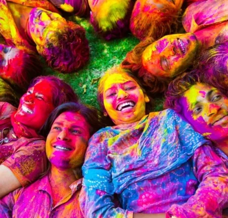 voyage-solidaire-en-inde-Holi
