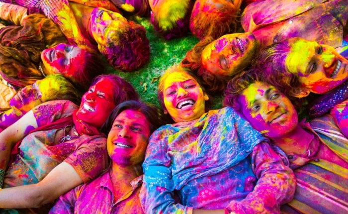voyage-solidaire-en-inde-Holi